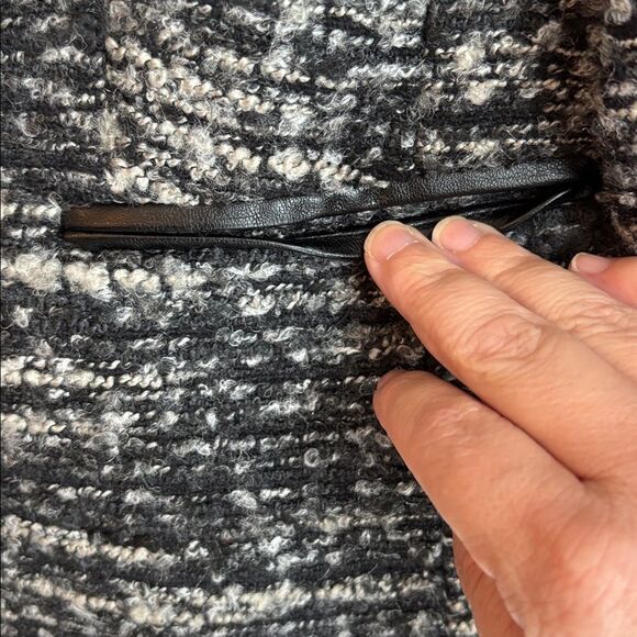 Ann Taylor Wool blend Tweed Day leather Black Gray cropped Blazer Womens 6 NWT - Picture 3 of 14